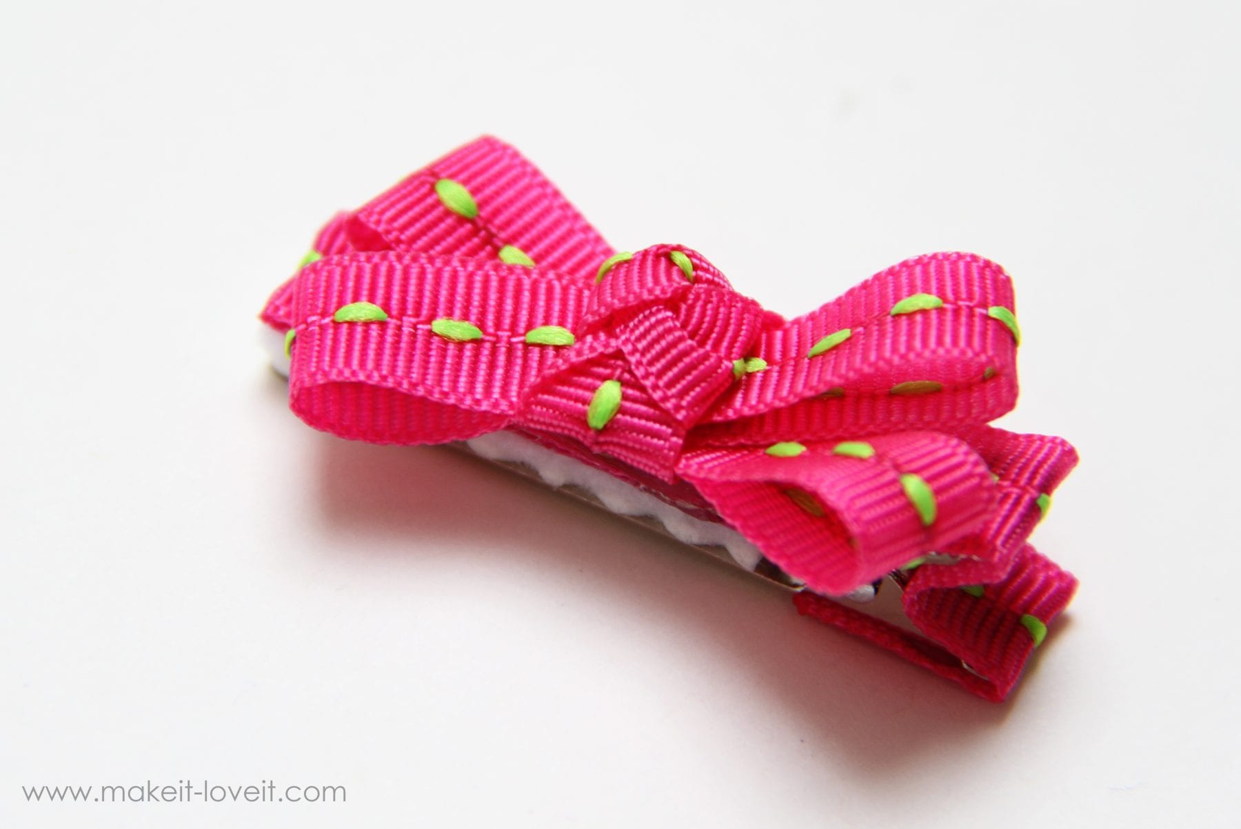 How to Make Non-slip Baby / Girls Bow Hairclips (Actually Stay In!)