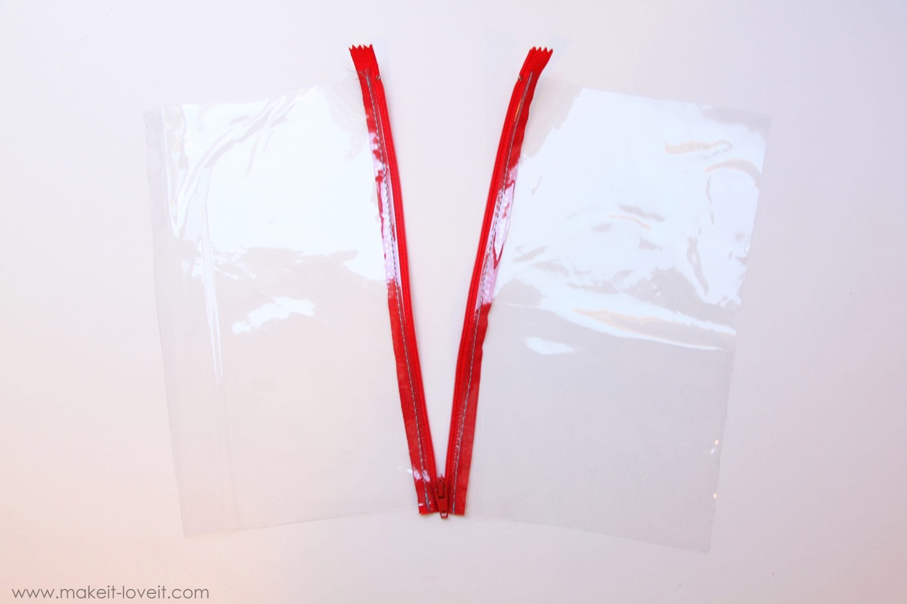 Clear Vinyl Mini Zip Pouch Tutorial