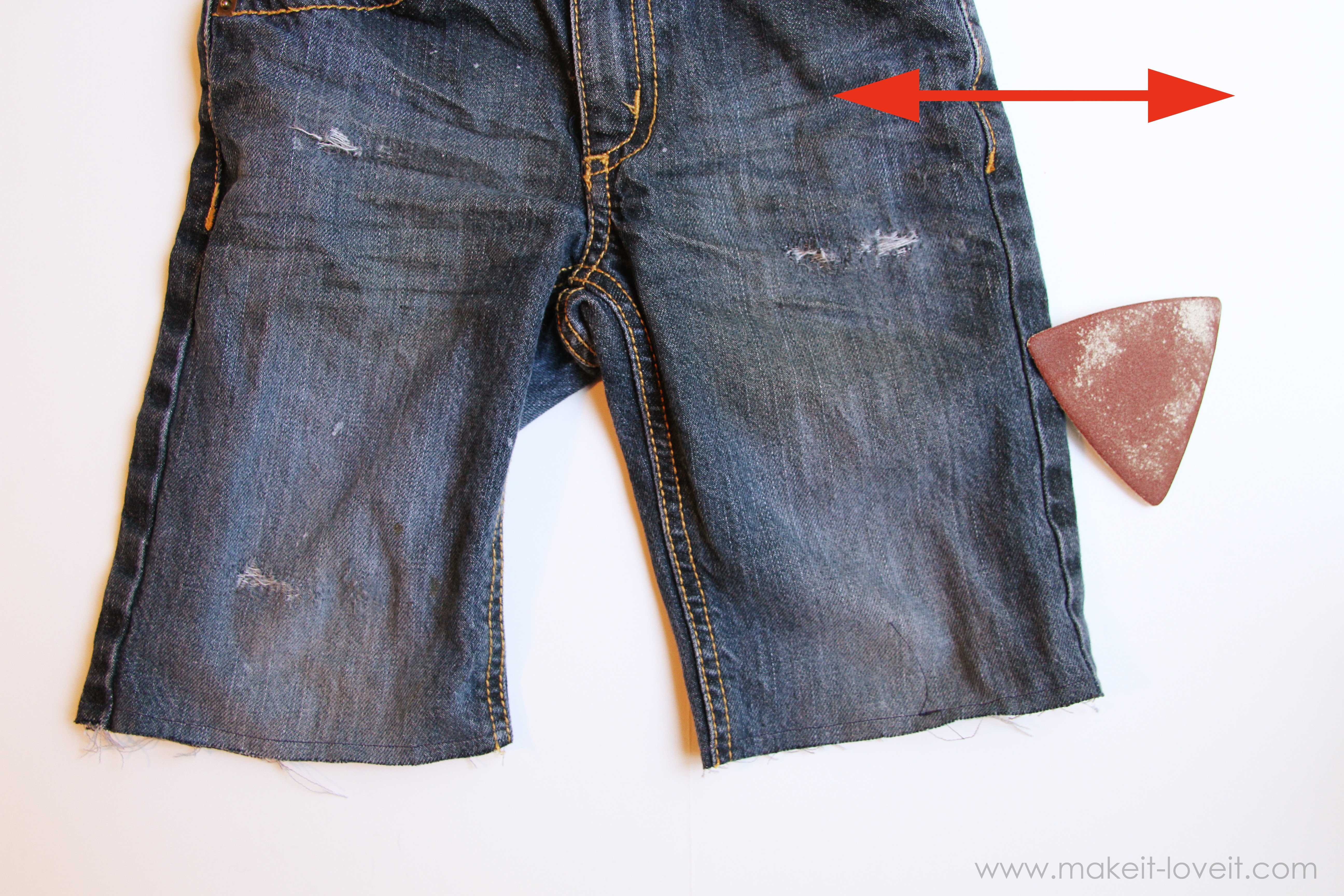 4 Ways to Turn Pants into Shorts