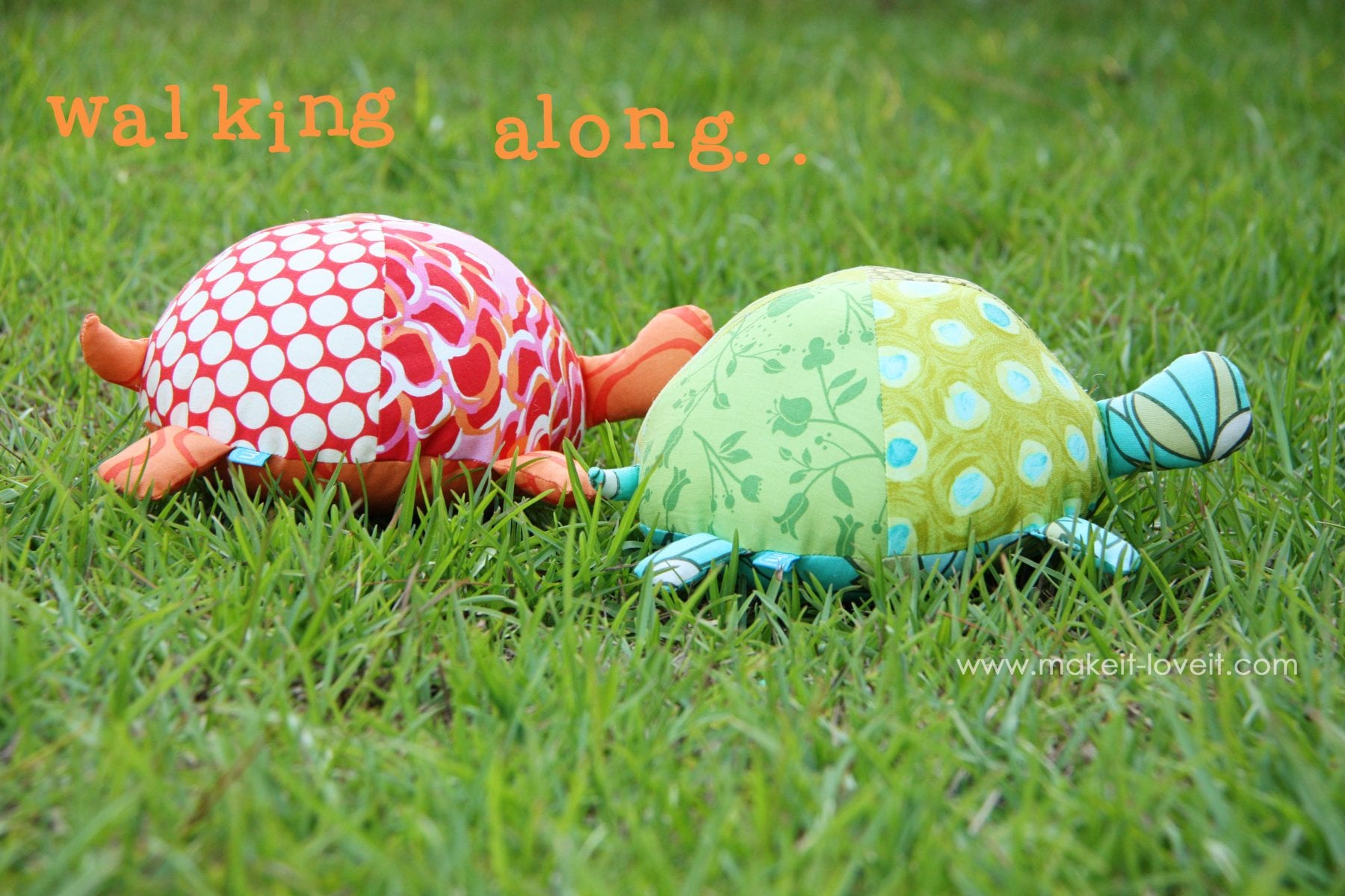 stuffed-fabric-turtles-with-pattern-pieces-make-it-love-it