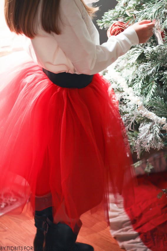 How to Make a Layered Tutu / Tulle Skirt (With Wide Elastic Band) How to Make a Layered Tutu / Tulle Skirt (With Wide Elastic Band)