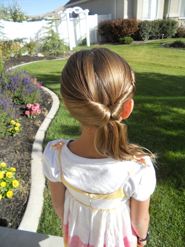 25 Little Girl Hairstyles you Can Do YOURSELF 